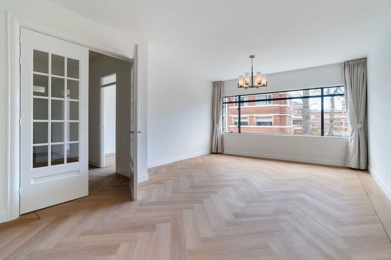 Ruim 5-kamerappartement met parkzicht - Afbeelding 4