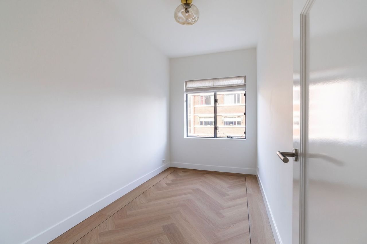 Ruim 5-kamerappartement met parkzicht - Afbeelding 17