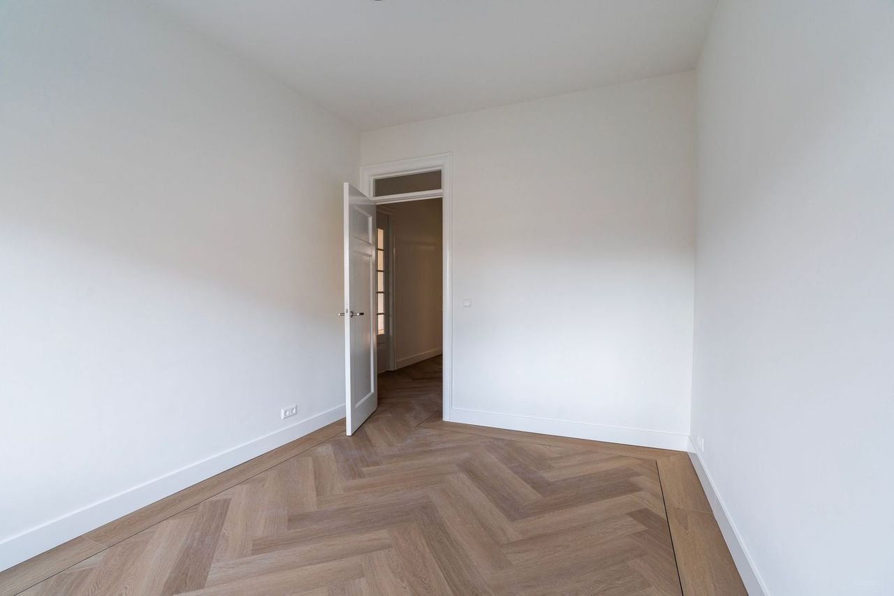 Ruim 5-kamerappartement met parkzicht - Afbeelding 16