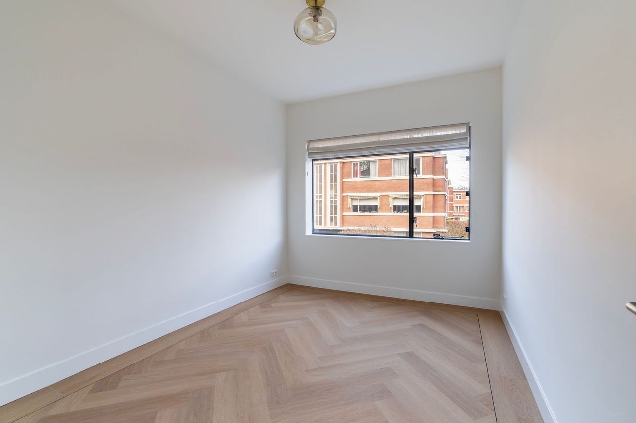 Ruim 5-kamerappartement met parkzicht - Afbeelding 15