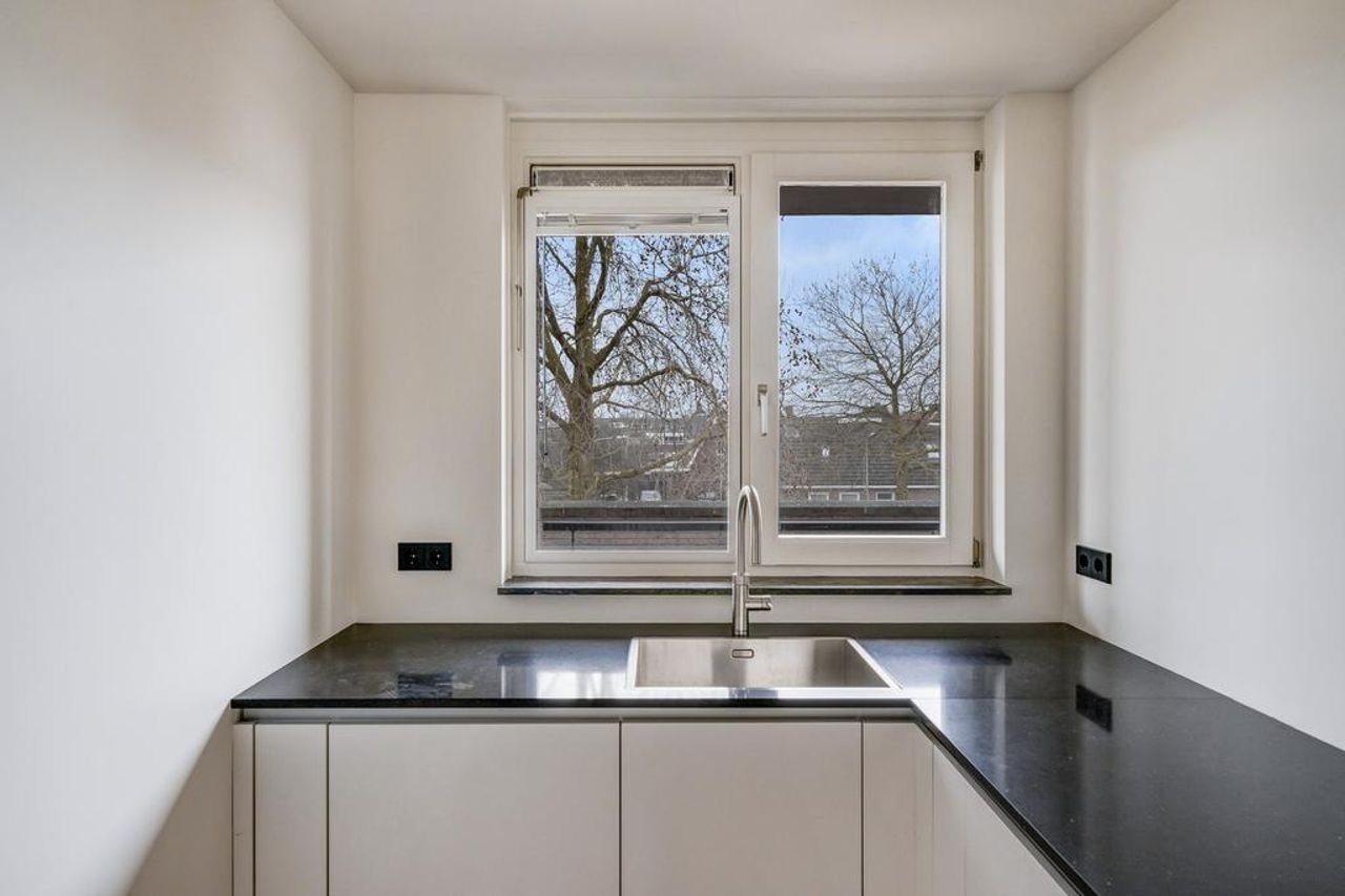 Living with a view of the Wassenaar village square - Image 26