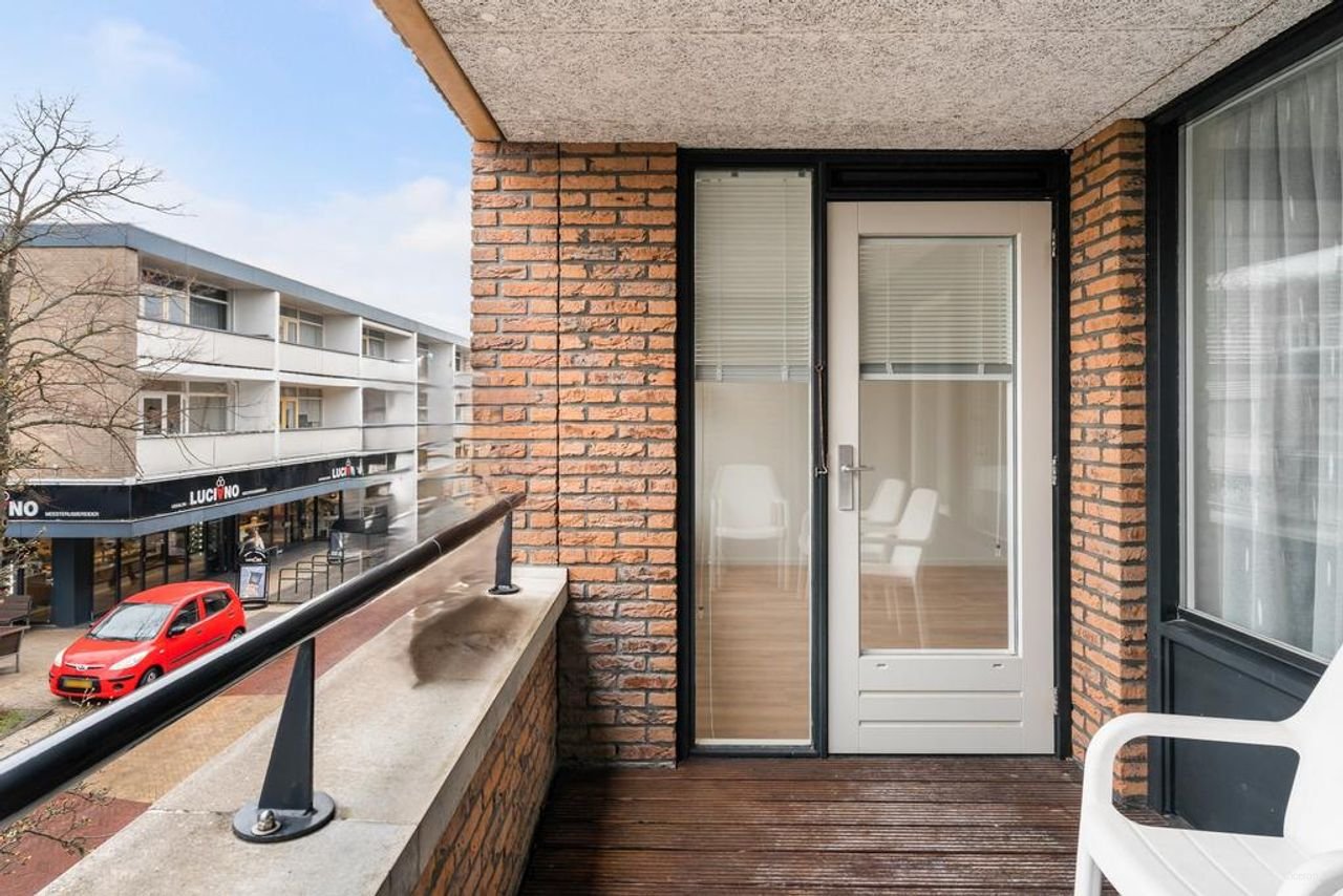 Living with a view of the Wassenaar village square - Image 23