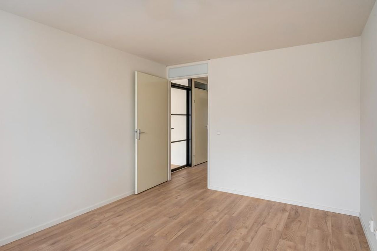 Living with a view of the Wassenaar village square - Image 14