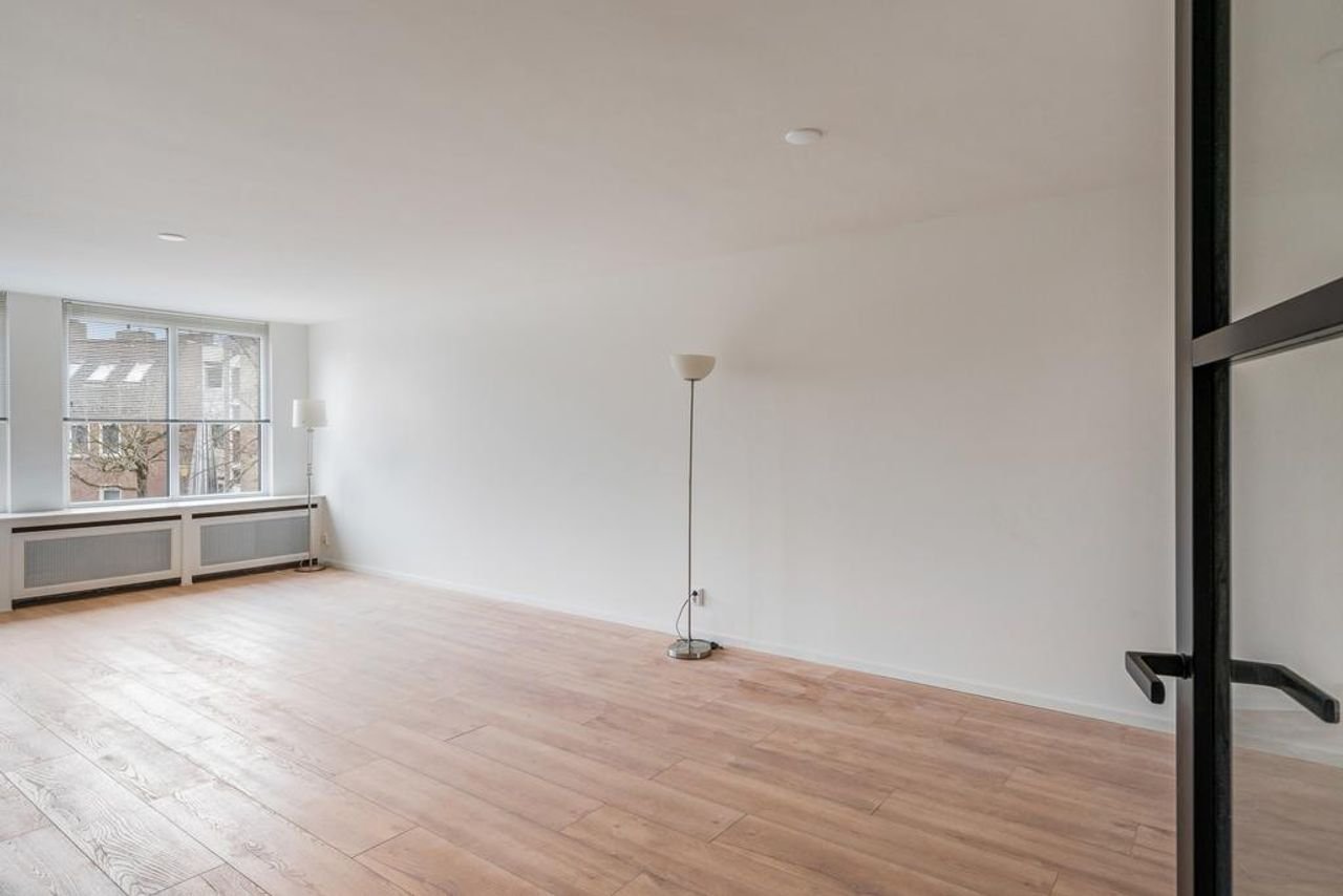 Living with a view of the Wassenaar village square - Image 18