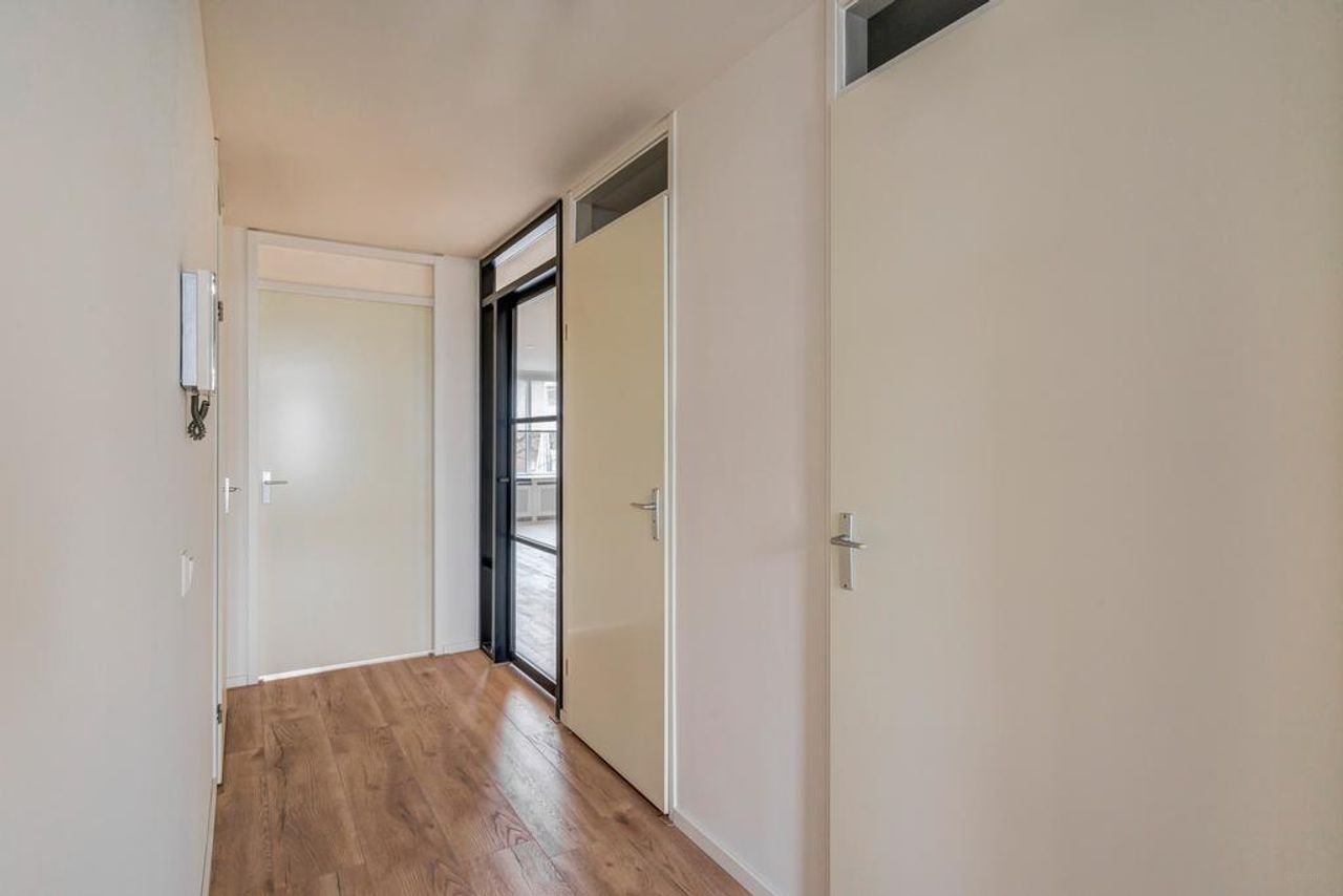 Living with a view of the Wassenaar village square - Image 16