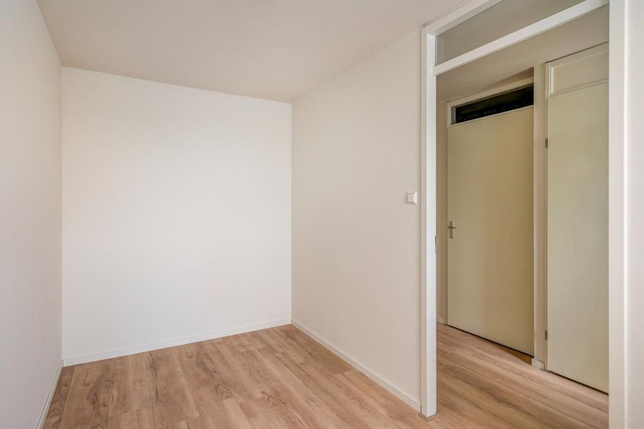 Living with a view of the Wassenaar village square - Image 9