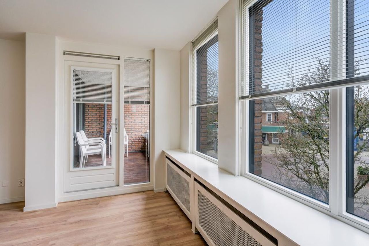 Living with a view of the Wassenaar village square - Image 21