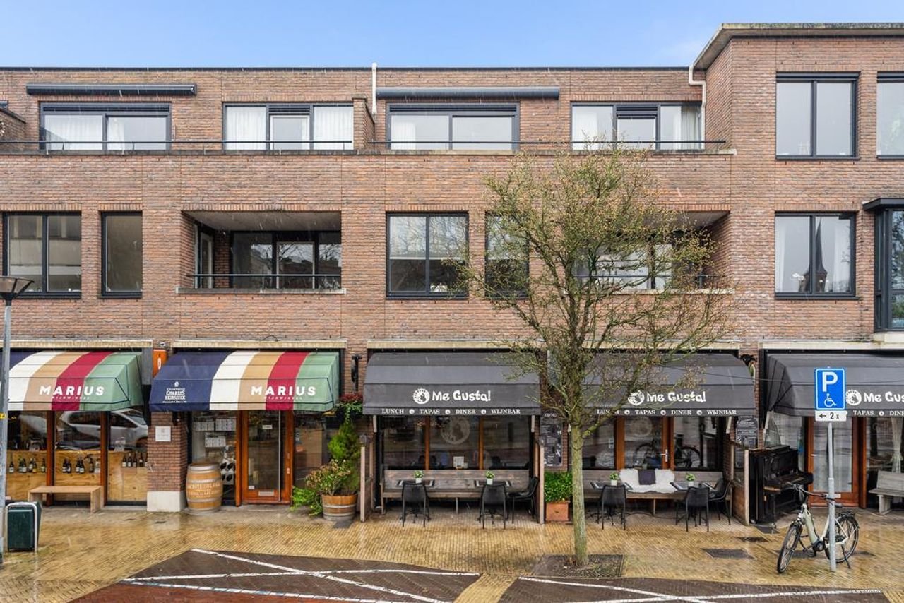 Living with a view of the Wassenaar village square - Image 31