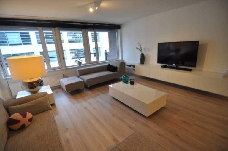 Luxury city apartment with private parking - Image 5