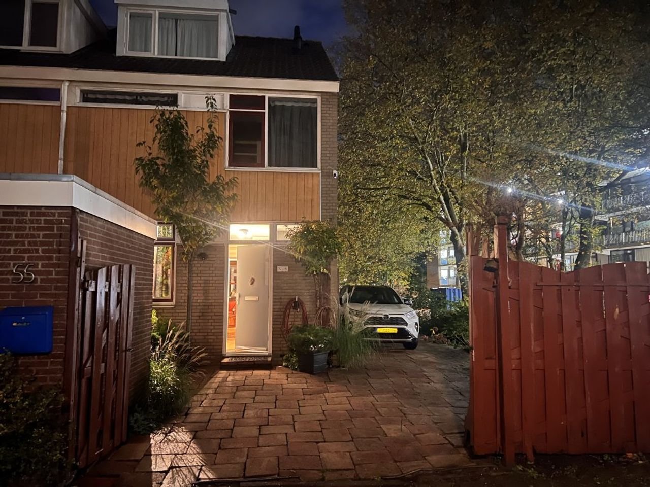 Ruime gezinswoning aan het water - Afbeelding 1