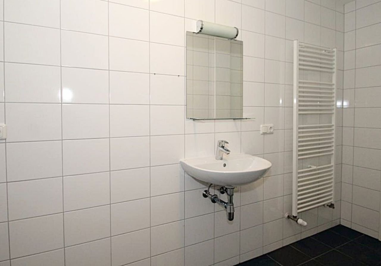 Licht 2-kamer appartement in Emmen - Afbeelding 6