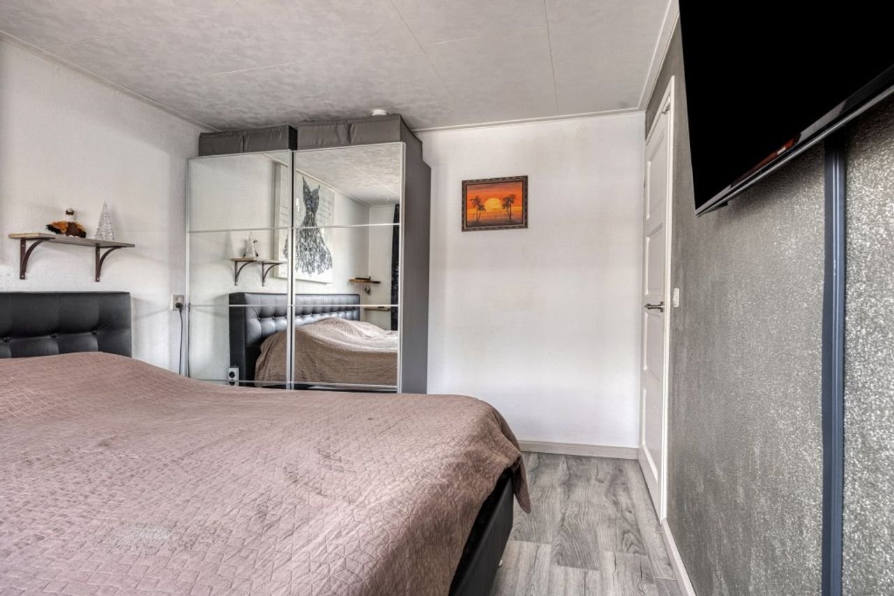 Lichte gezinswoning met 20 zonnepanelen - Afbeelding 13