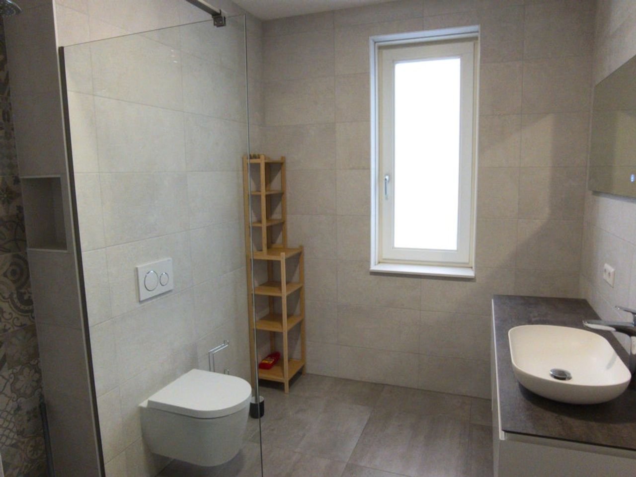 Spacious family home with solar panels in Delft - Image 17