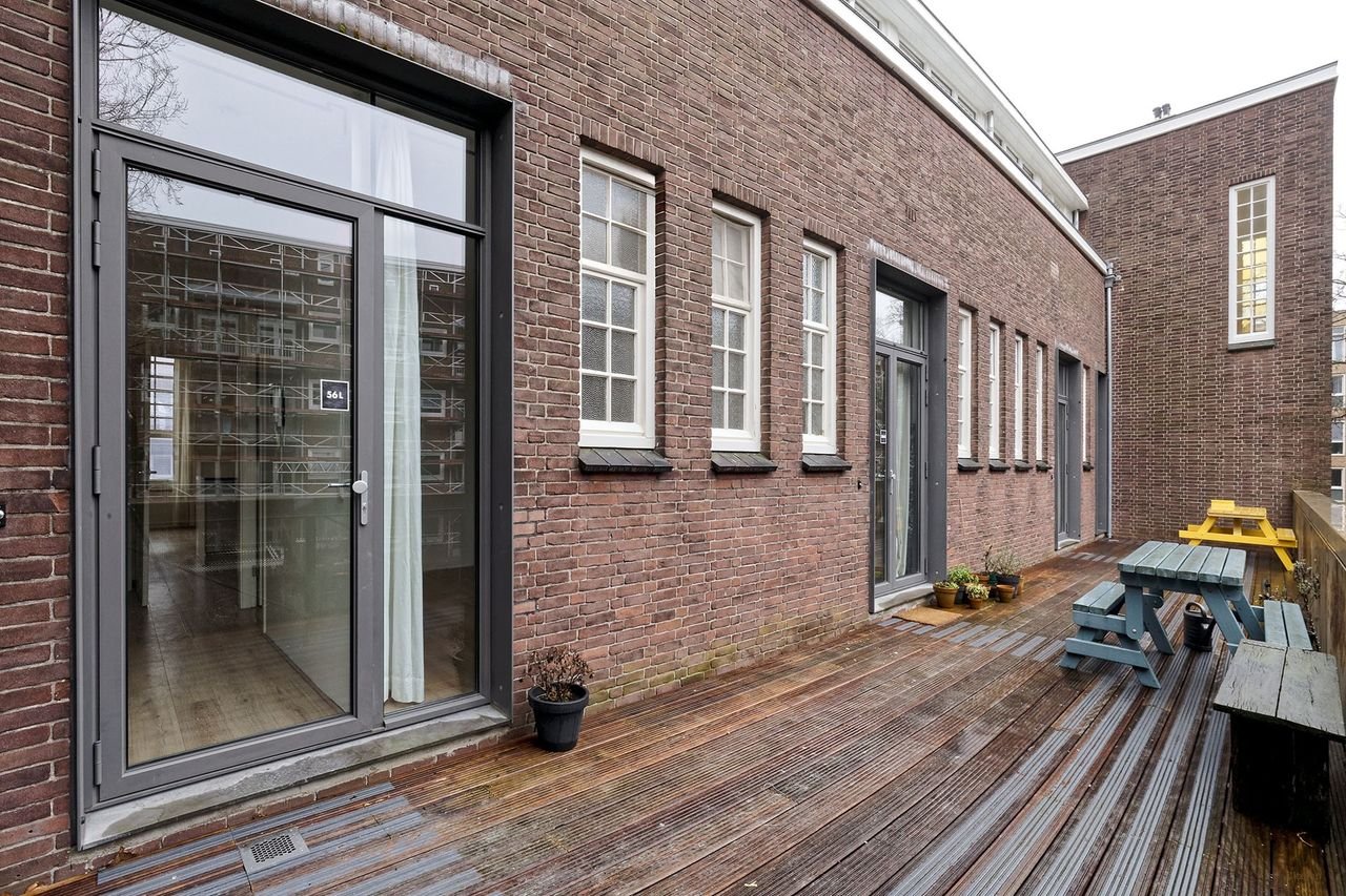 Licht appartement met enorme binnentuin - Afbeelding 16