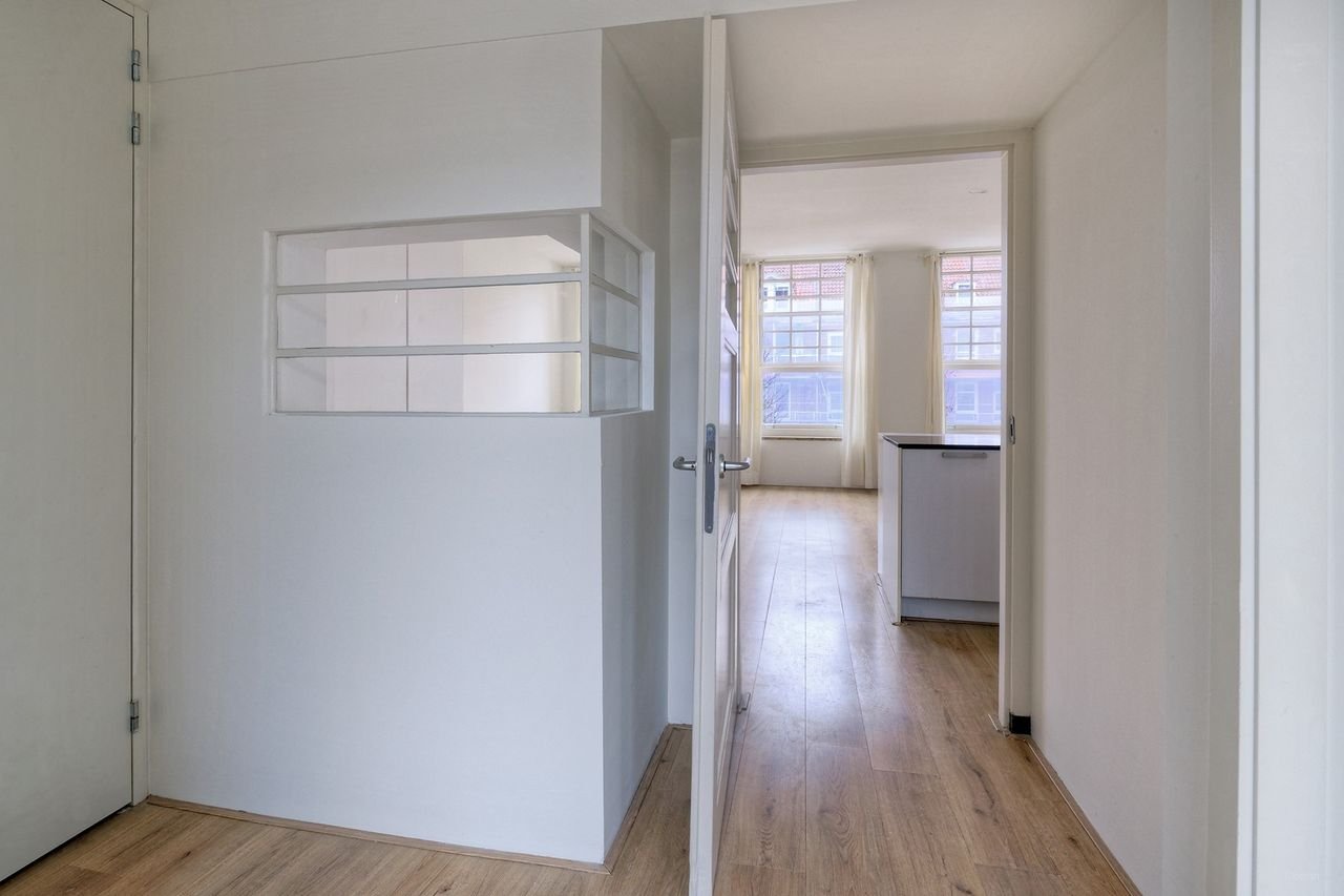 Licht appartement met enorme binnentuin - Afbeelding 10