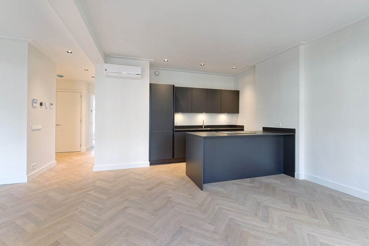 Licht appartement (90m²) met terras in Oud-Zuid - Afbeelding 7