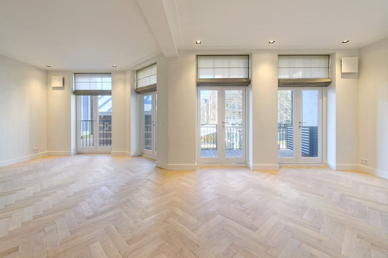 Licht appartement (90m²) met terras in Oud-Zuid - Afbeelding 2