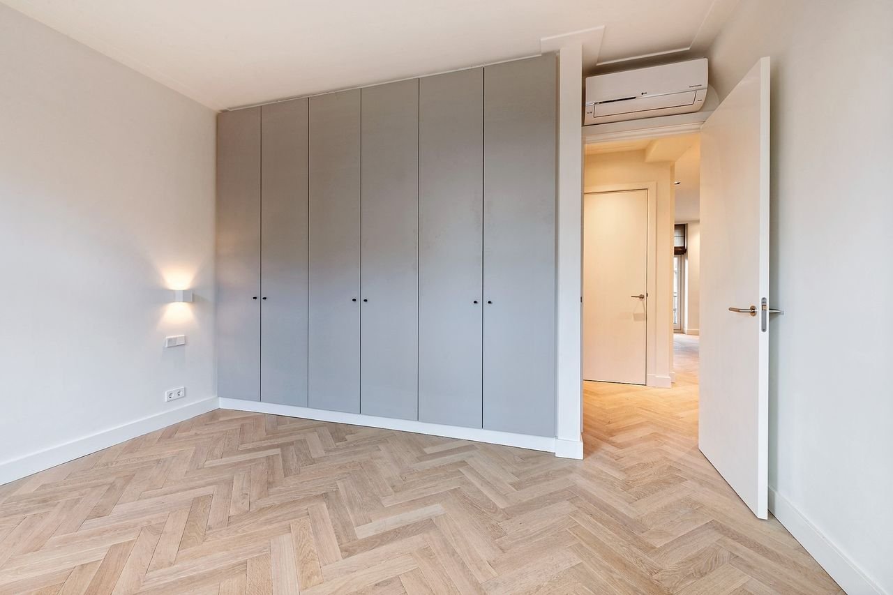 Licht appartement (90m²) met terras in Oud-Zuid - Afbeelding 11