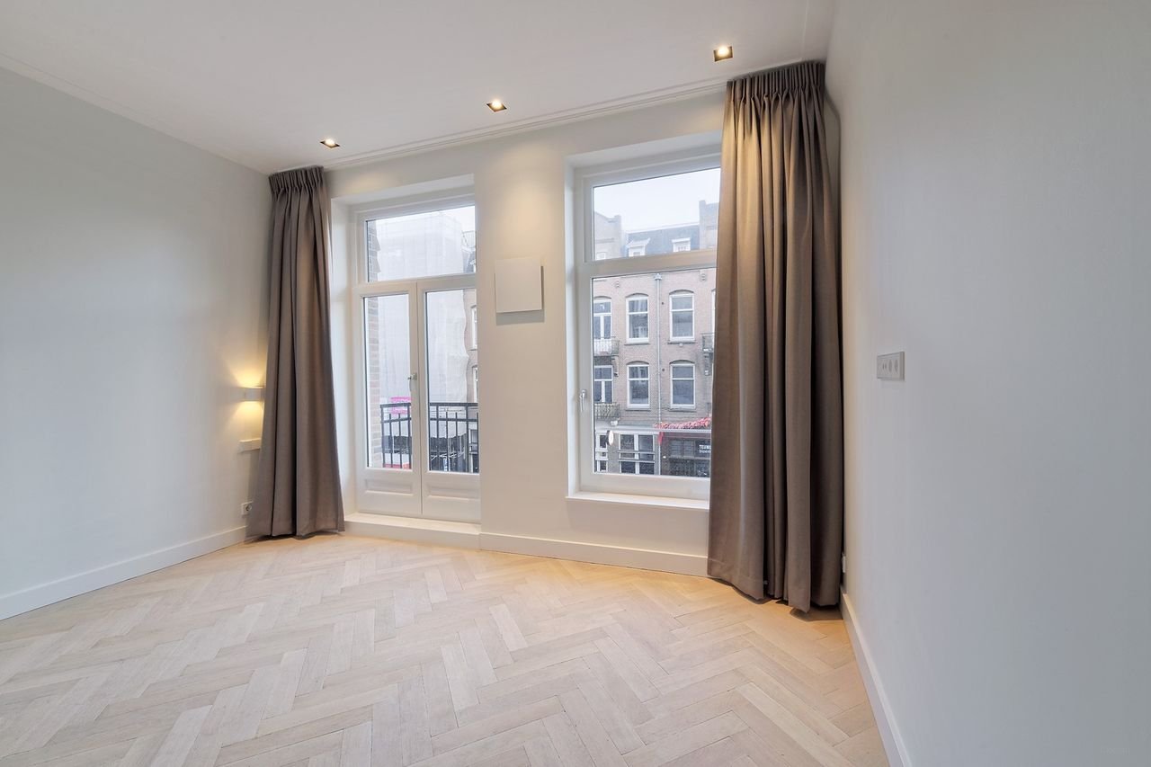 Licht appartement (90m²) met terras in Oud-Zuid - Afbeelding 9