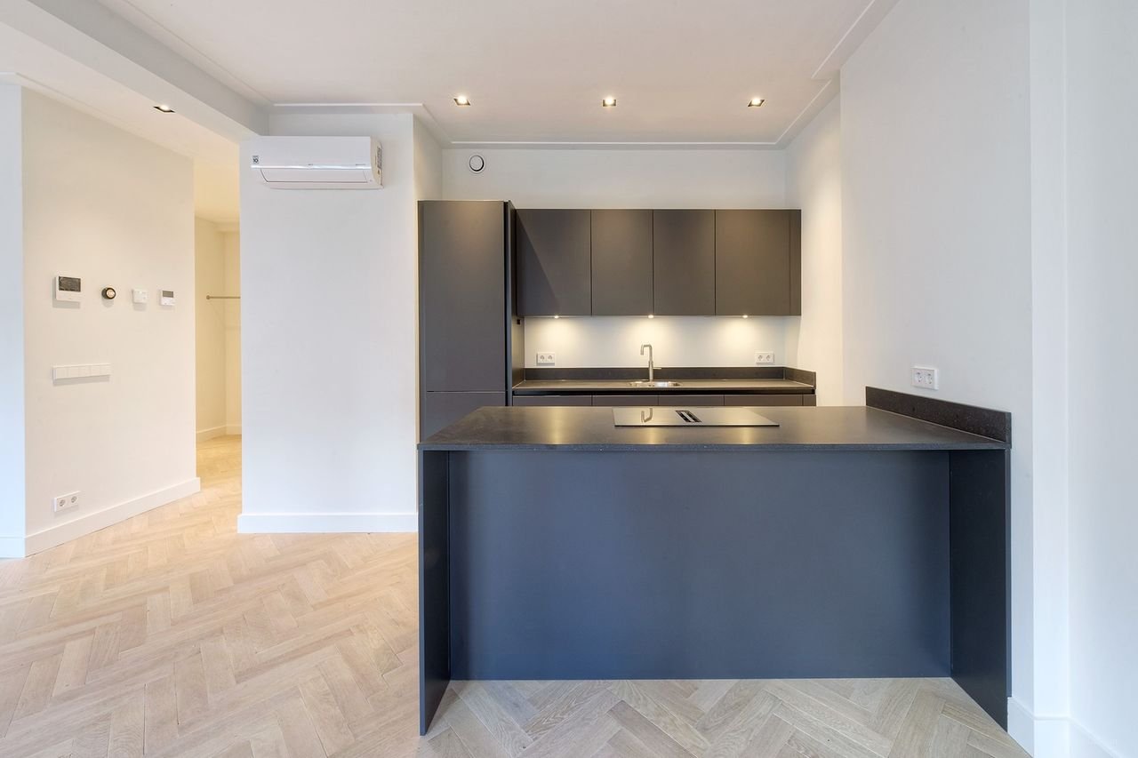 Licht appartement (90m²) met terras in Oud-Zuid - Afbeelding 3