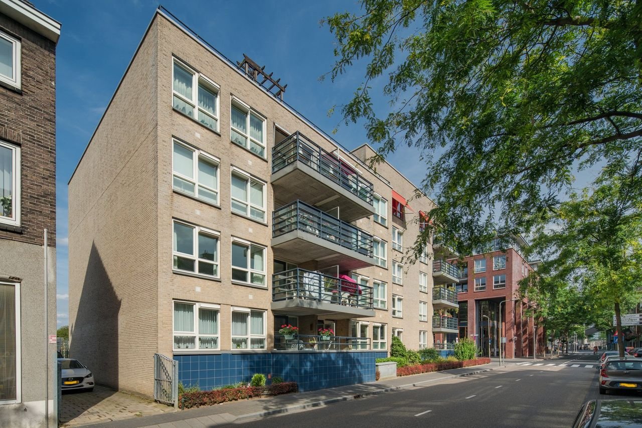 Geleen Center: 87m² with balcony and elevator - Image 1