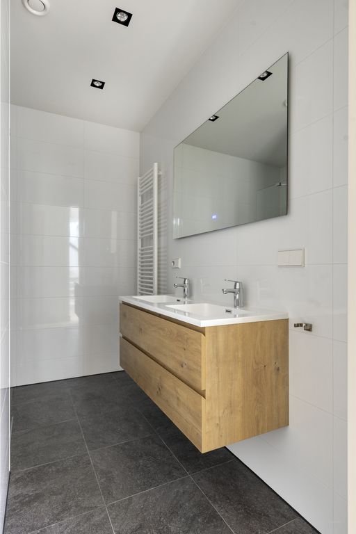 Licht appartement met luxe keuken in West - Afbeelding 14