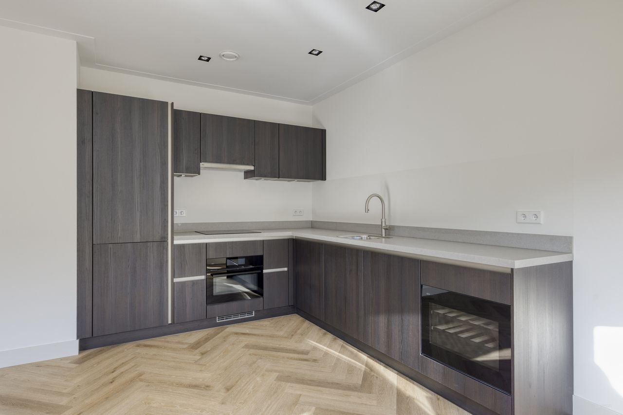 Licht appartement met luxe keuken in West - Afbeelding 2