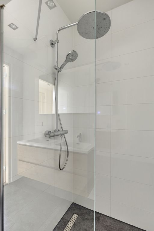 Licht appartement met luxe keuken in West - Afbeelding 15