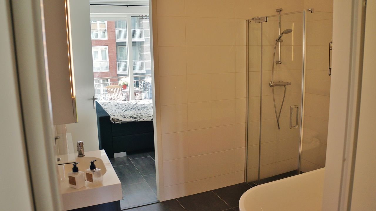 Modern appartement met balkon in Diemen - Afbeelding 6