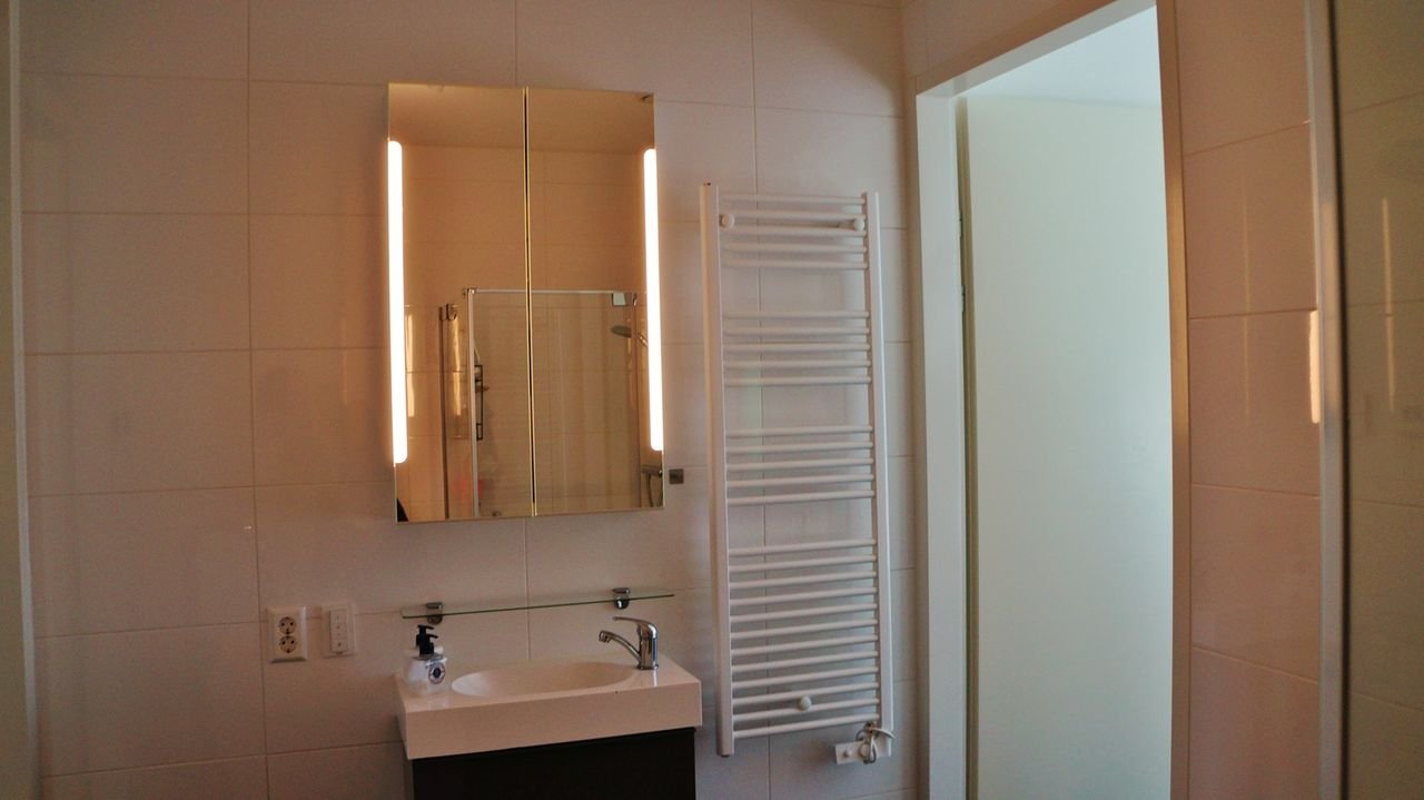 Modern appartement met balkon in Diemen - Afbeelding 7