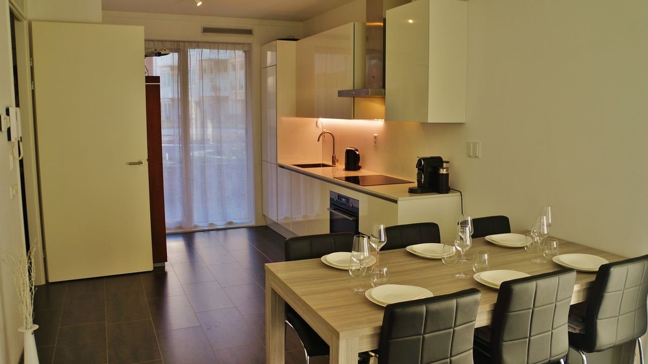 Modern appartement met balkon in Diemen - Afbeelding 4