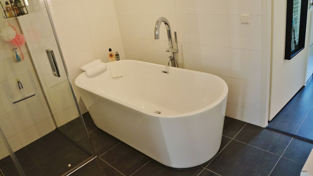 Modern appartement met balkon in Diemen - Afbeelding 8