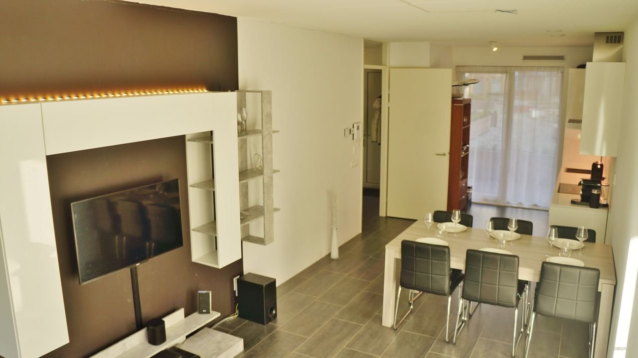 Modern appartement met balkon in Diemen - Afbeelding 3