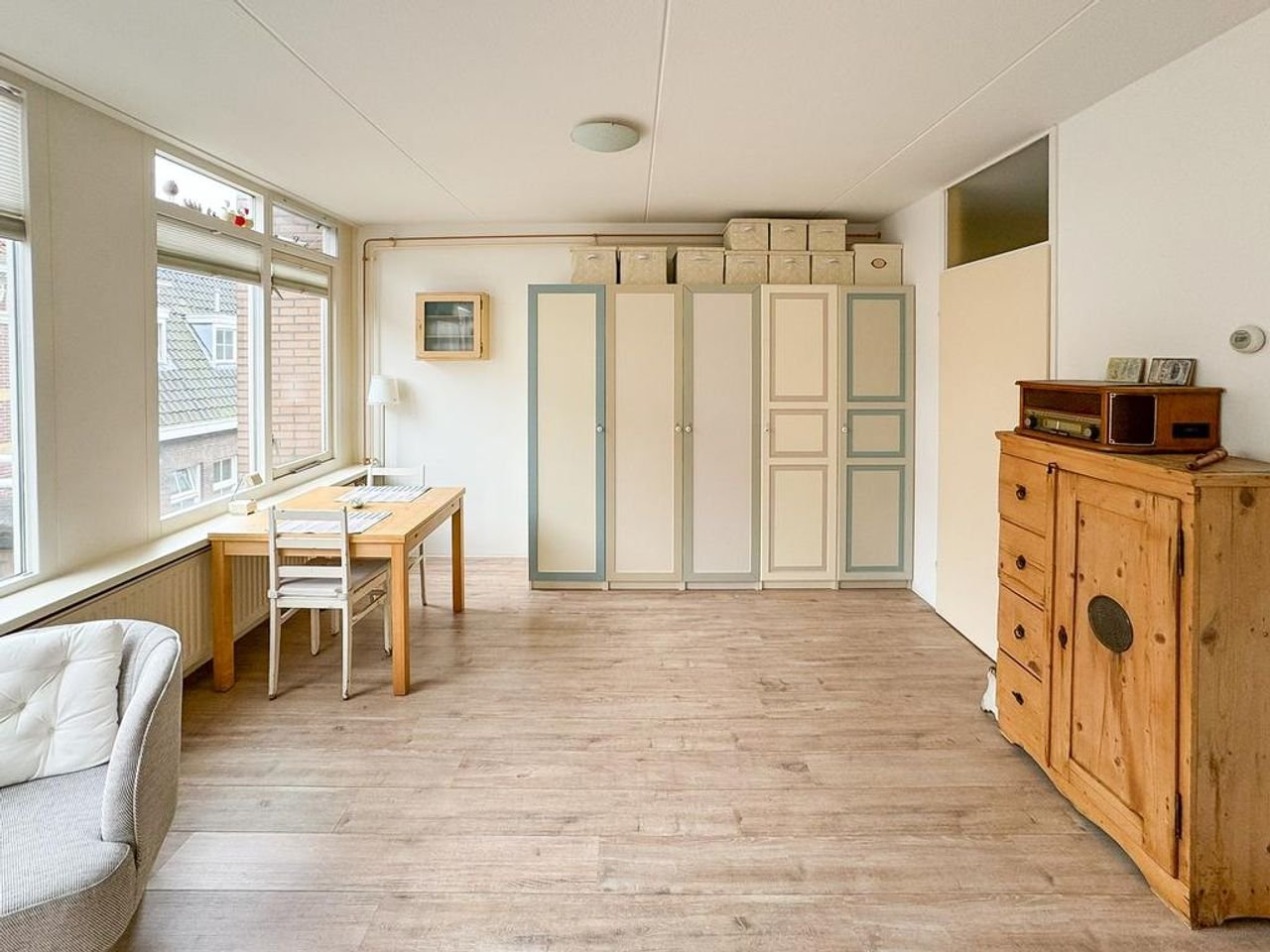 Zonnige studio in de Jordaan met twee balkons - Afbeelding 11