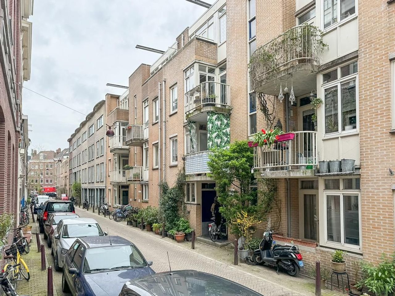 Zonnige studio in de Jordaan met twee balkons - Afbeelding 24