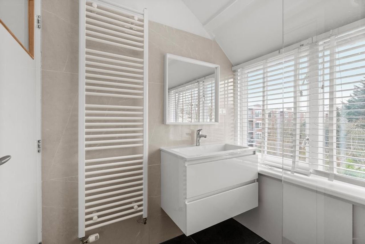 Bright family home with energy label A - Image 43