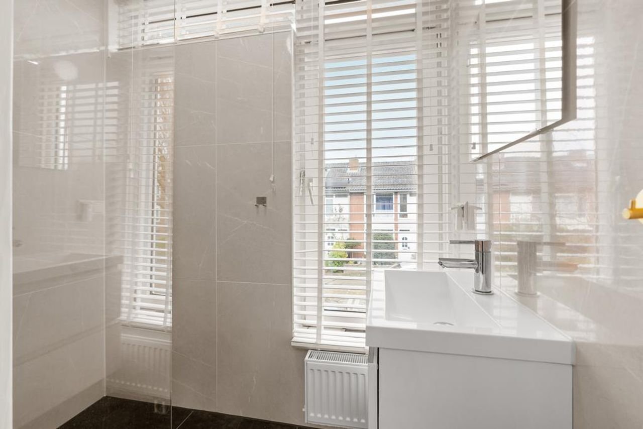 Bright family home with energy label A - Image 28