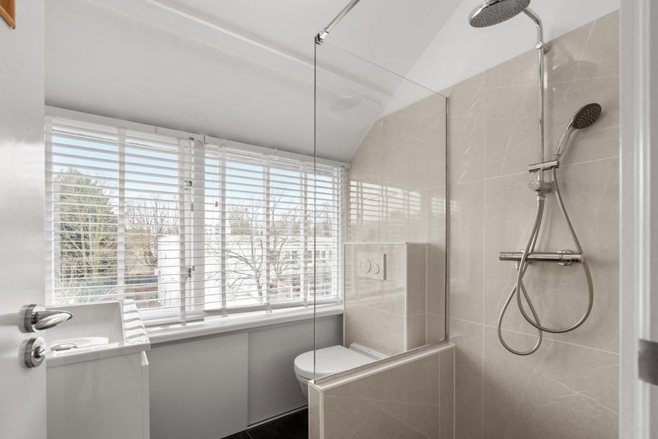 Bright family home with energy label A - Image 42