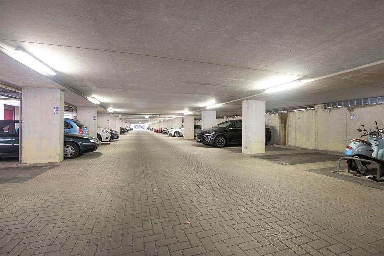 Riant appartement (135m²) met dakterras en parking - Afbeelding 26