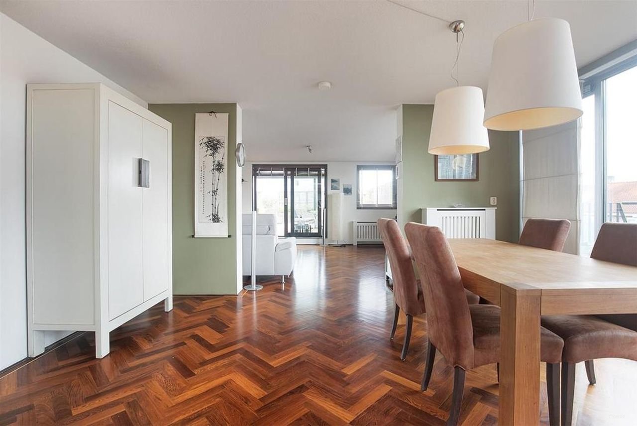 Riant appartement (135m²) met dakterras en parking - Afbeelding 6