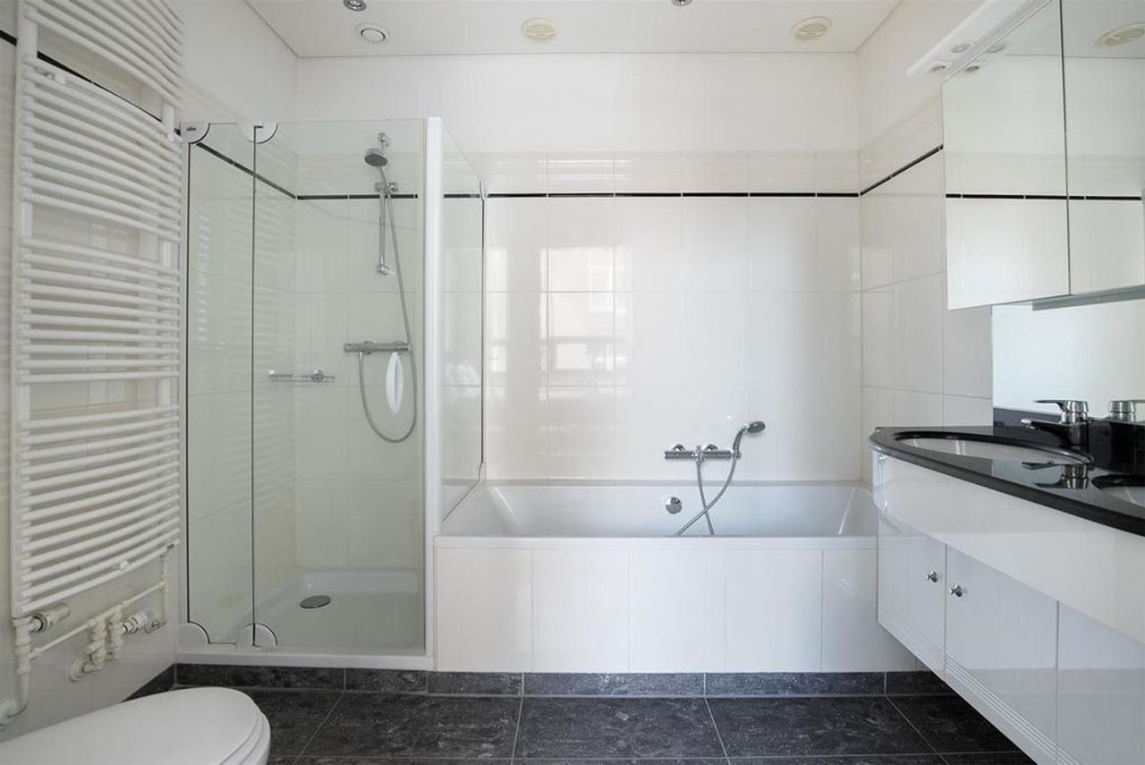 Modern appartement met lift aan het Vondelpark - Afbeelding 20