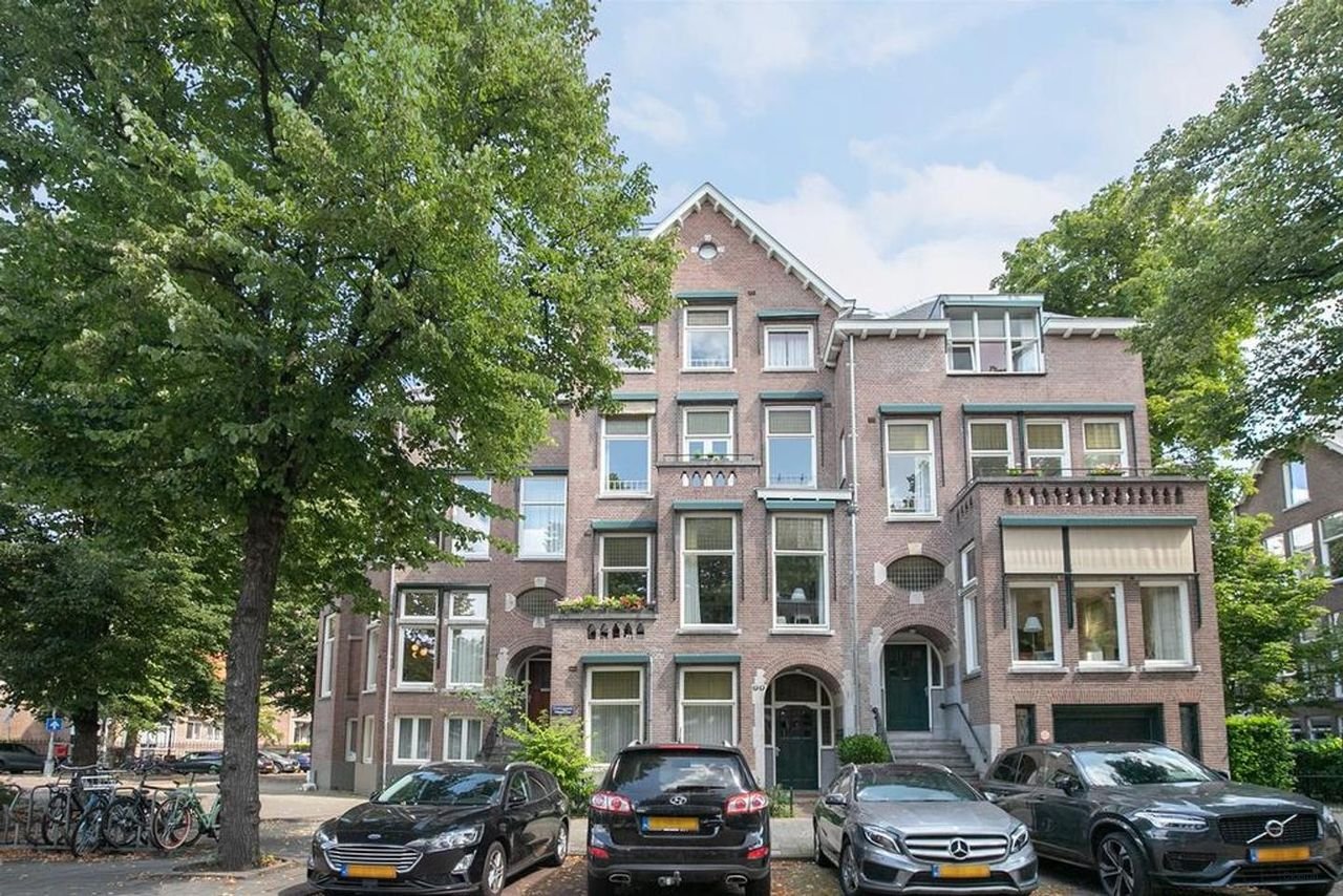 Modern appartement met lift aan het Vondelpark - Afbeelding 1