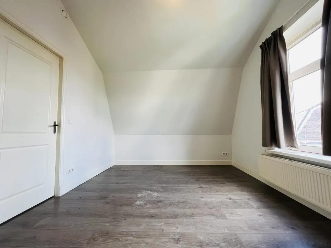2-kamer appartement bovenin in Hillesluis - Afbeelding 3