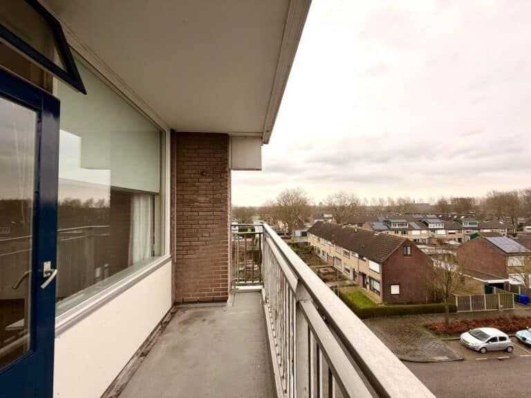 Licht appartement met twee balkons - Afbeelding 4
