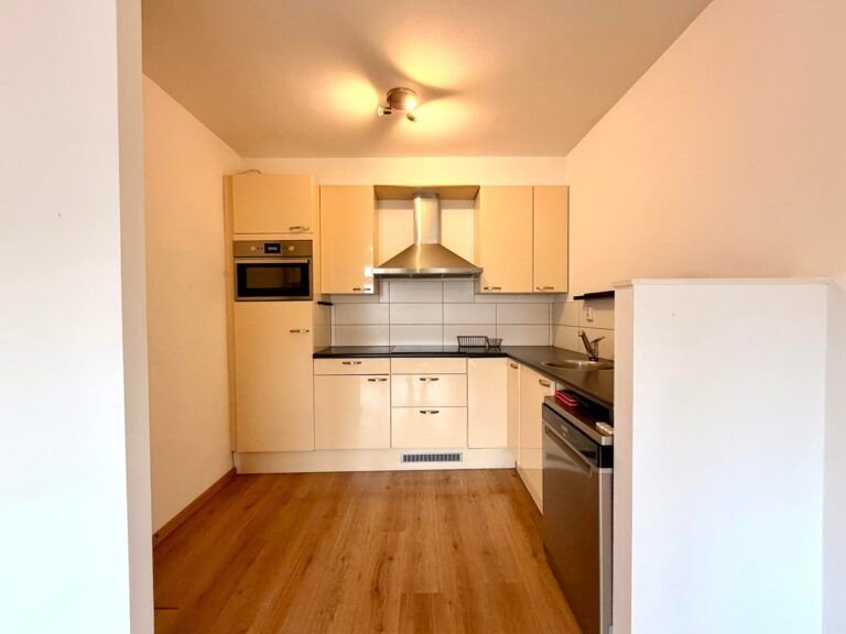 Licht appartement met twee balkons - Afbeelding 8