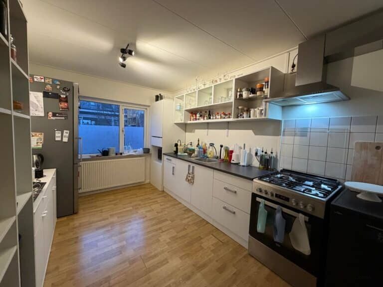 Bovenwoning met dakterras in centrum Drachten - Afbeelding 3