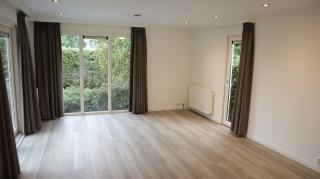 Modern chalet met tuin vlak bij centrum - Afbeelding 3