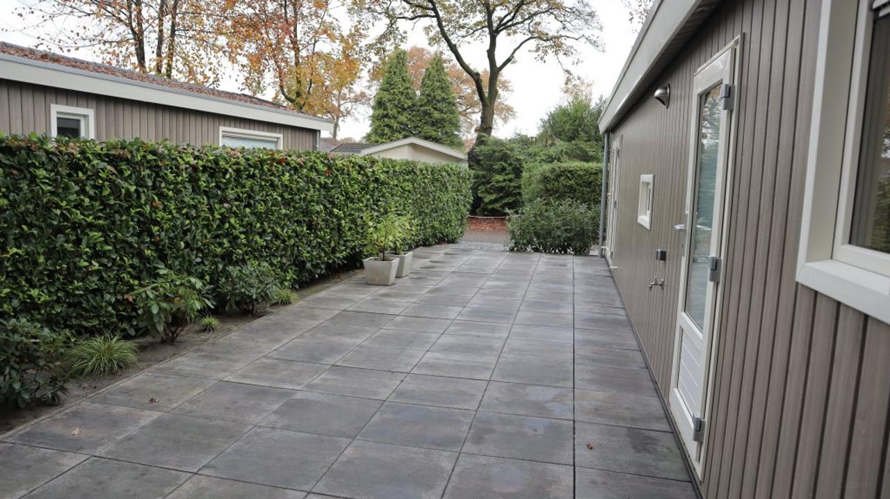 Modern chalet met tuin vlak bij centrum - Afbeelding 8