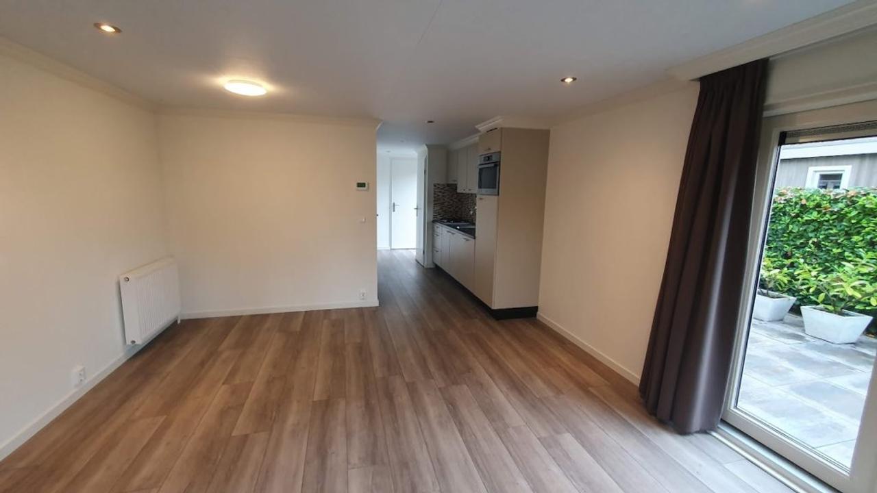 Modern chalet met tuin vlak bij centrum - Afbeelding 10