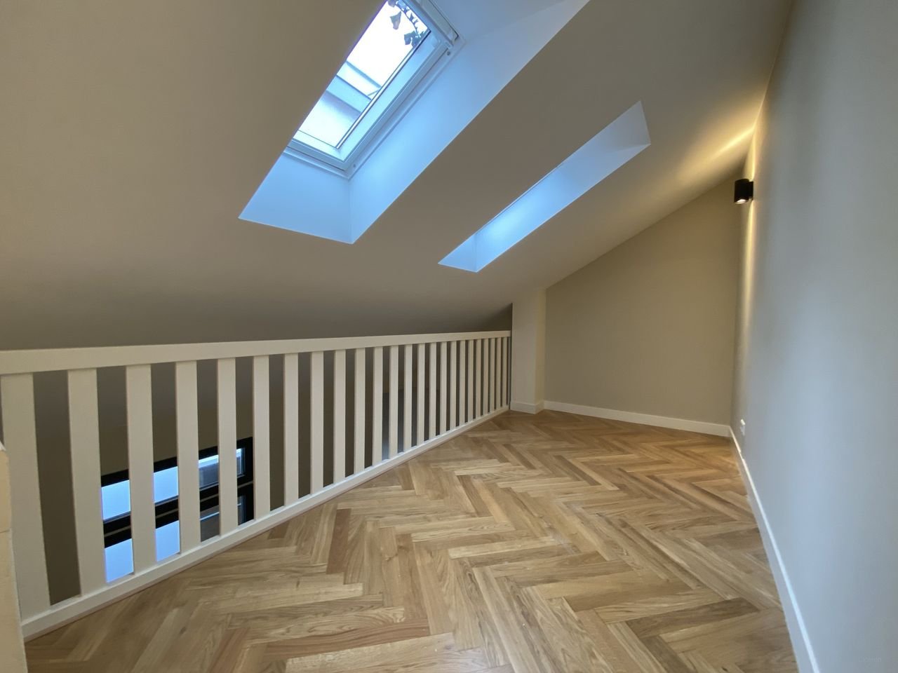Renovated student apartment with patio - Image 11